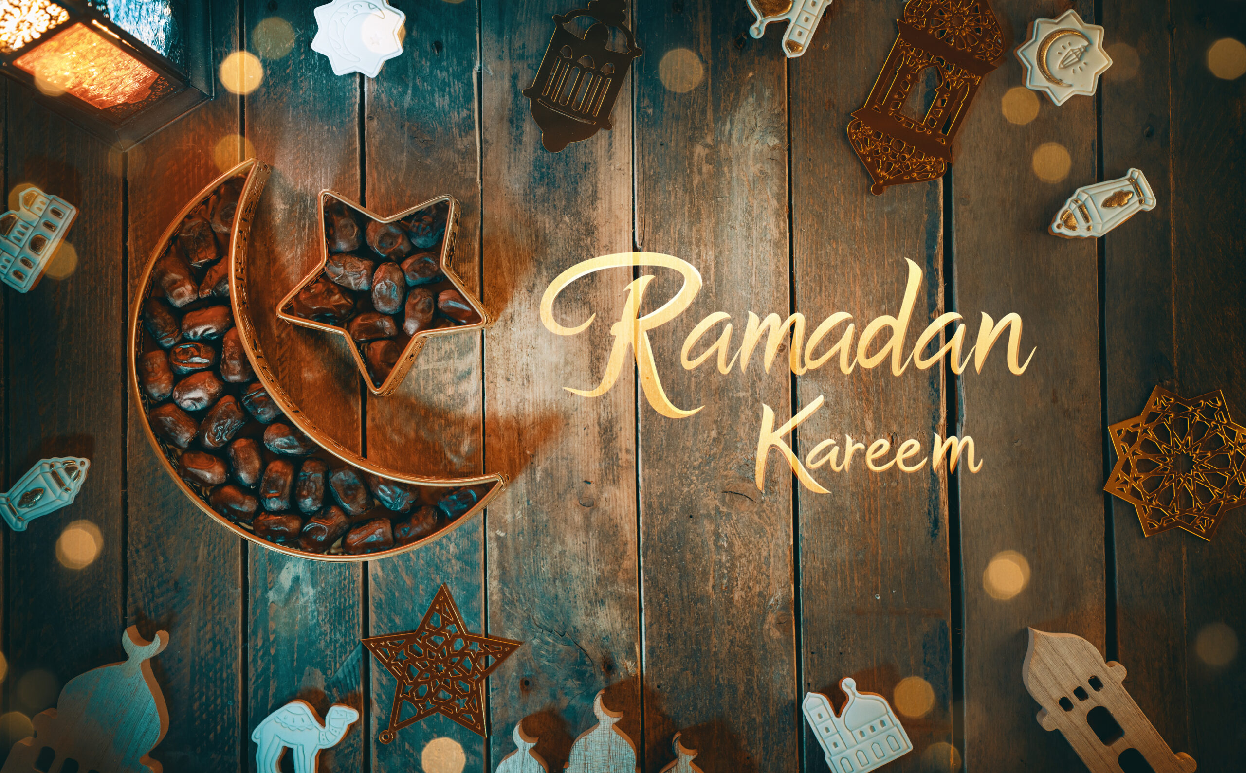 Panduan lengkap ibadah di bulan Ramadhan meliputi shalat Tarawih, Witir, dan Shalat Malam (Tahajud). Disertai tata cara, jumlah rakaat, niat, doa, dan keutamaannya sesuai sunnah.